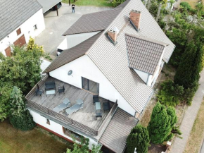 Large holiday home with roof terrace and big garden with lounge area and grill, Mönkebude